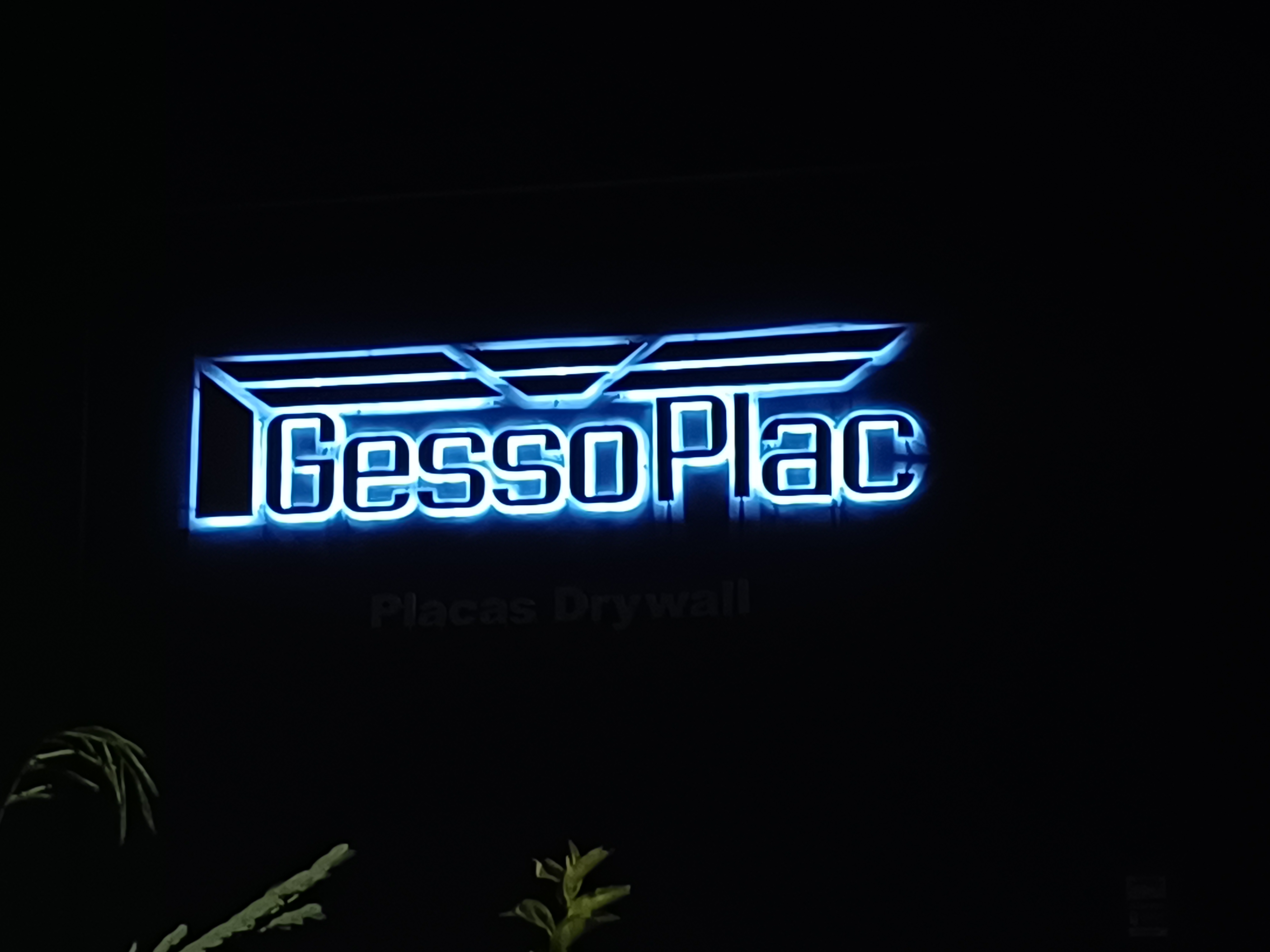 Letreiro iluminado da GessoPlac